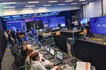 Blick in die Regie mit Technik